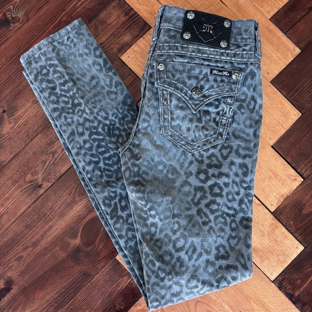 ✨Miss Me Cargo Women's Signature Rise Skinny Jeans✨ - Picture 2 of 5